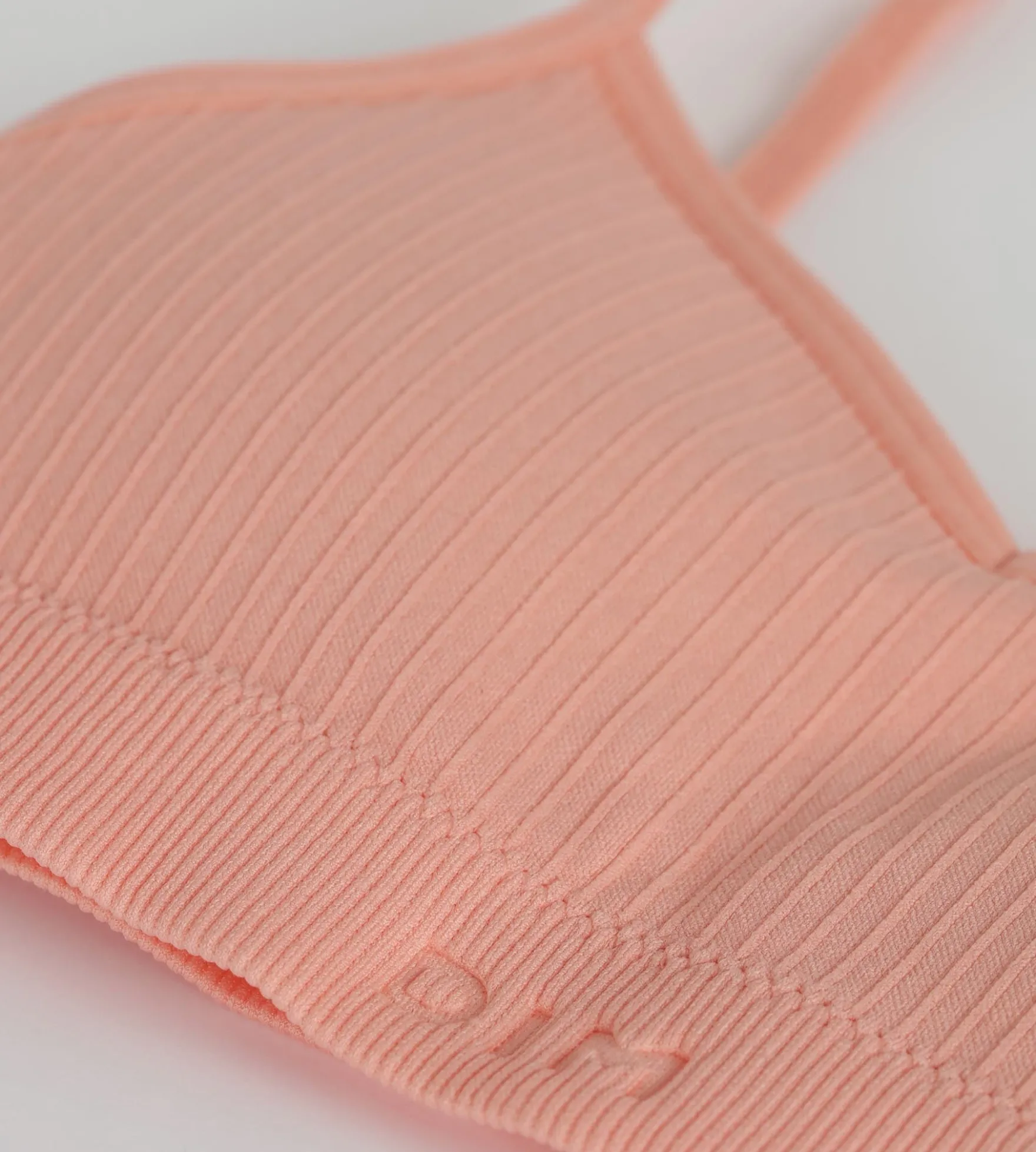Brassière fille sans couture en microfibre Corail Dim