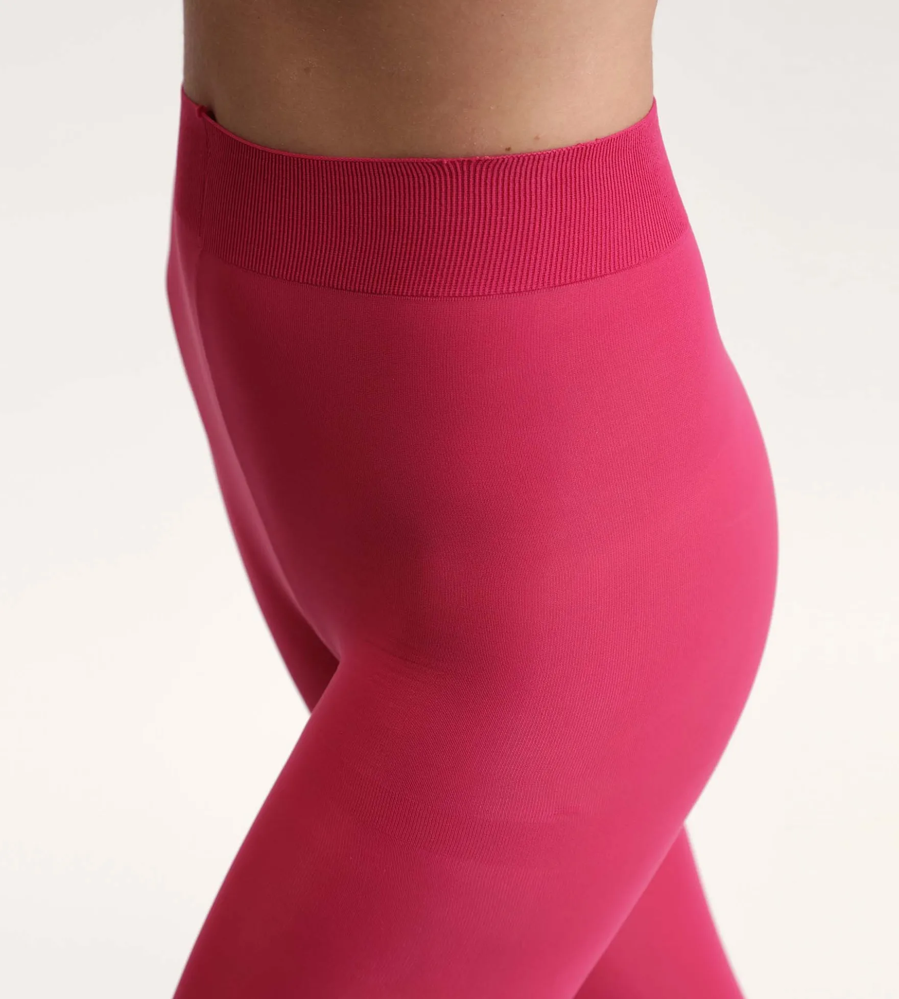 Collant fuchsia opaque 50D Dim x Ines de la Fressange