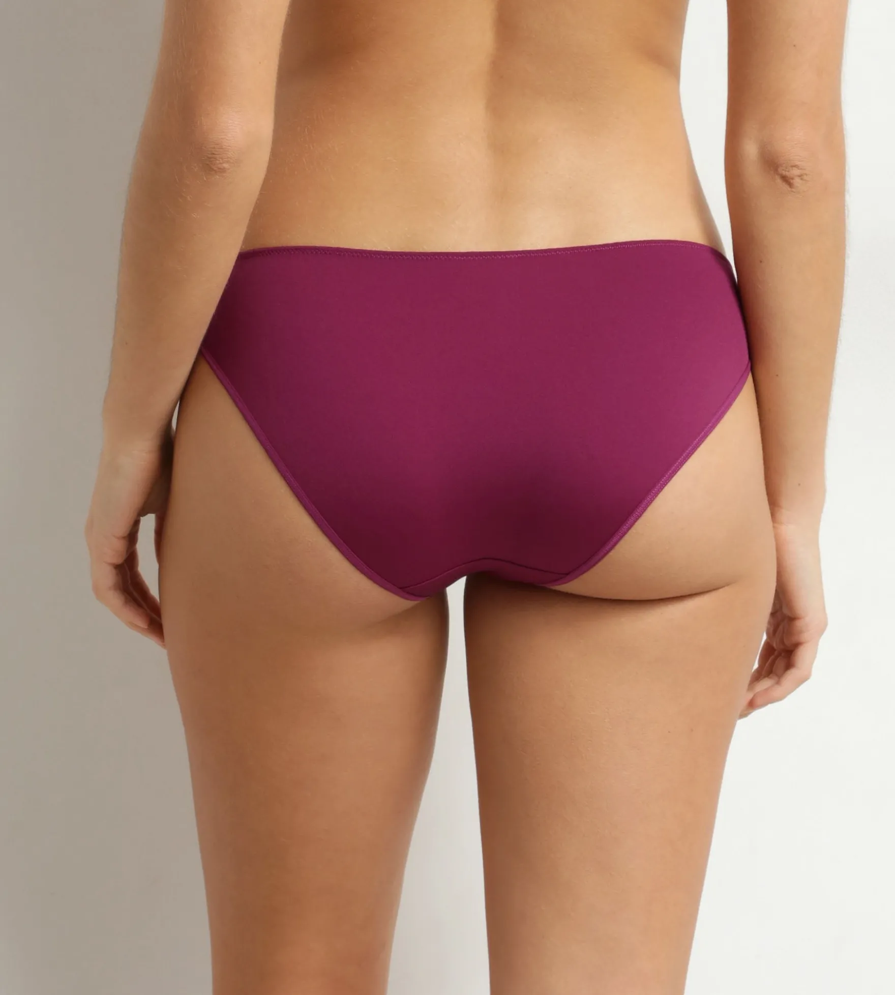 Culotte femme dentelle et résille florale Fruits des Bois Dim Féminine