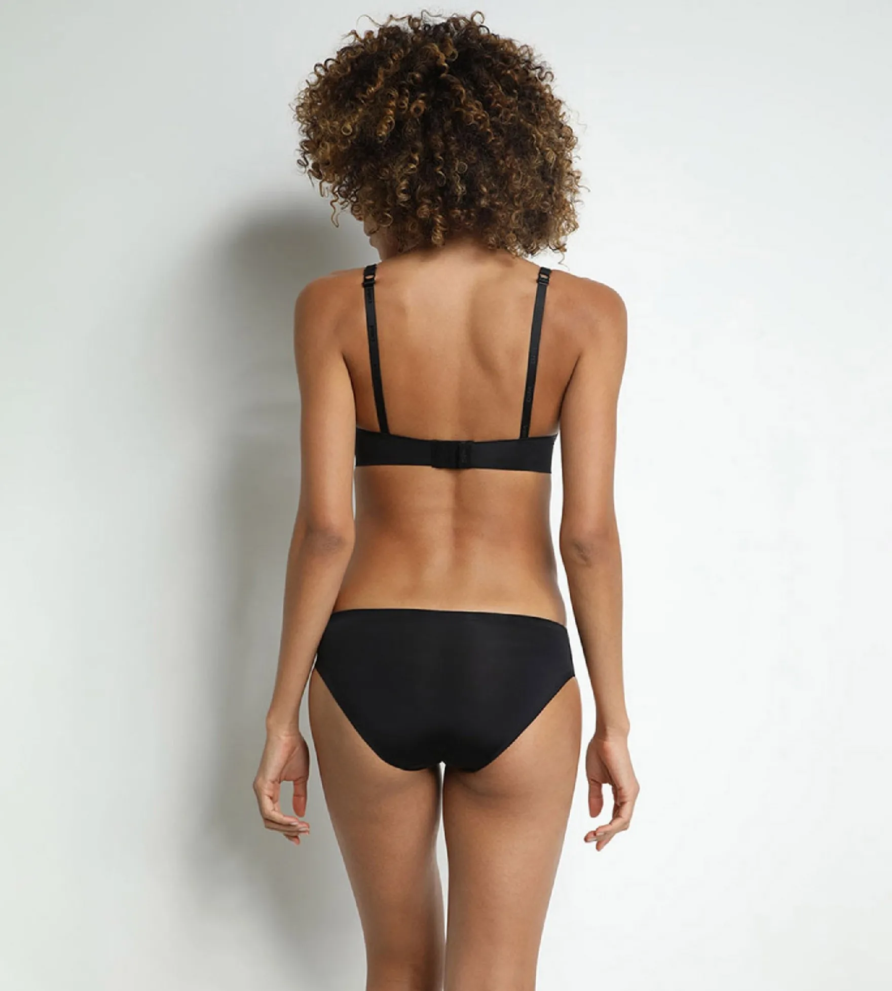 Culotte femme invisible noir - DIM InvisiFree