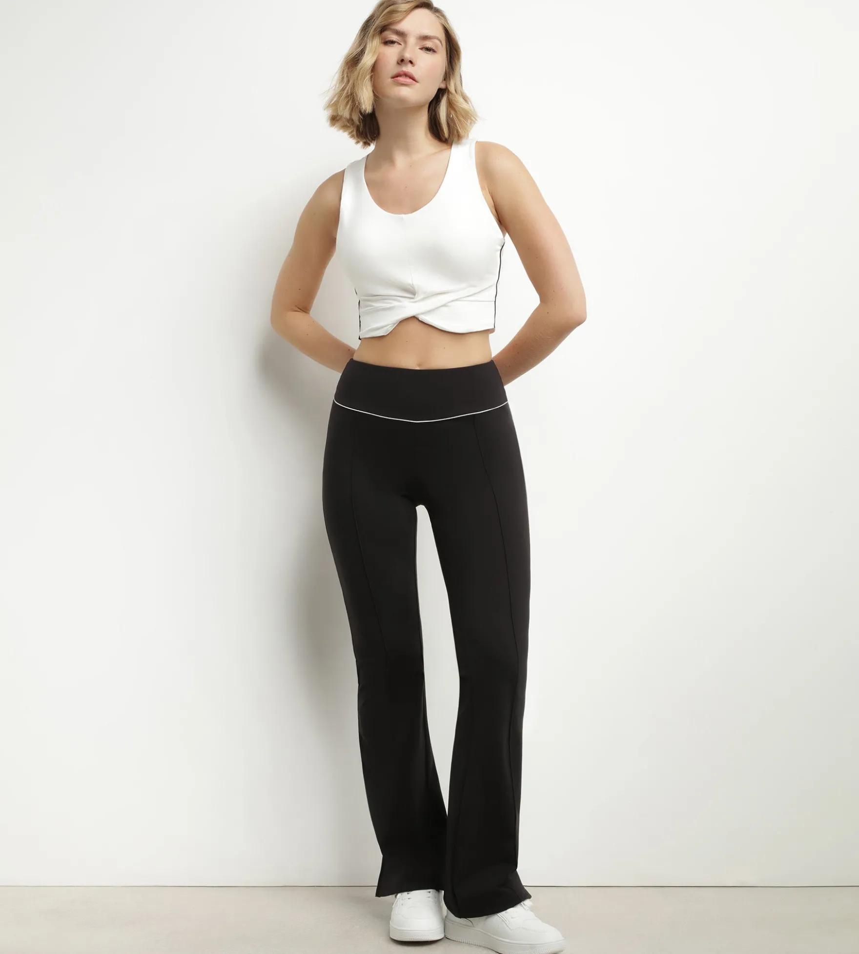 Débardeur de sport femme Écru en viscose avec brassière Dim Move