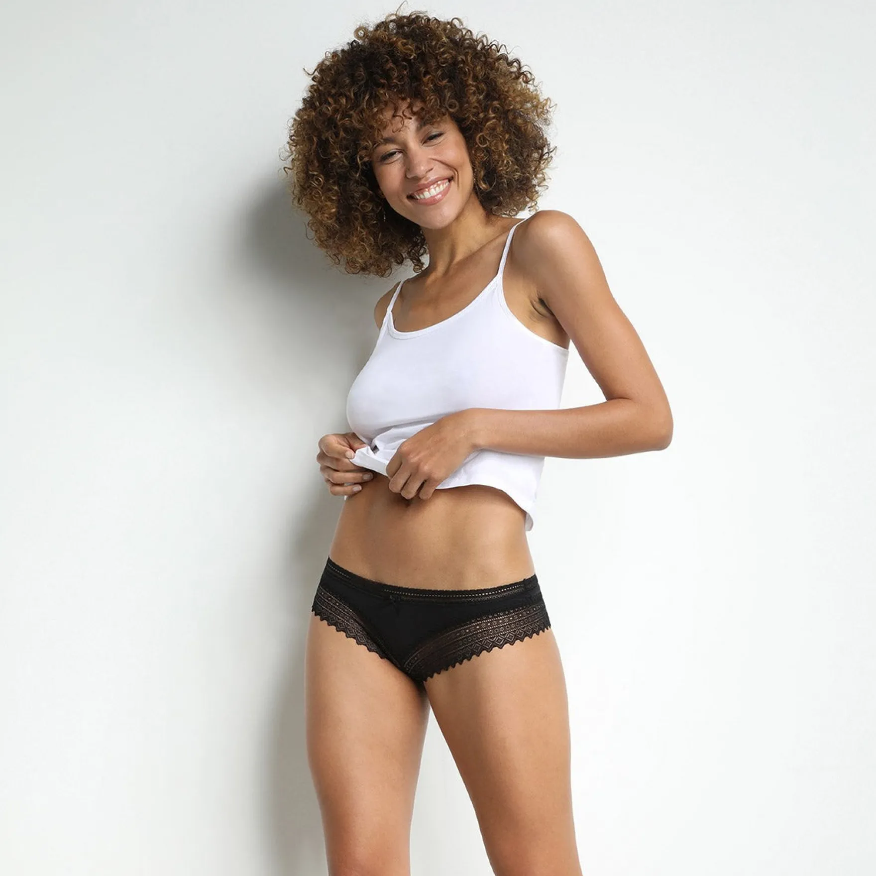 Lot de 2 shortys noir et blanc Sexy Fashion coton dentelle