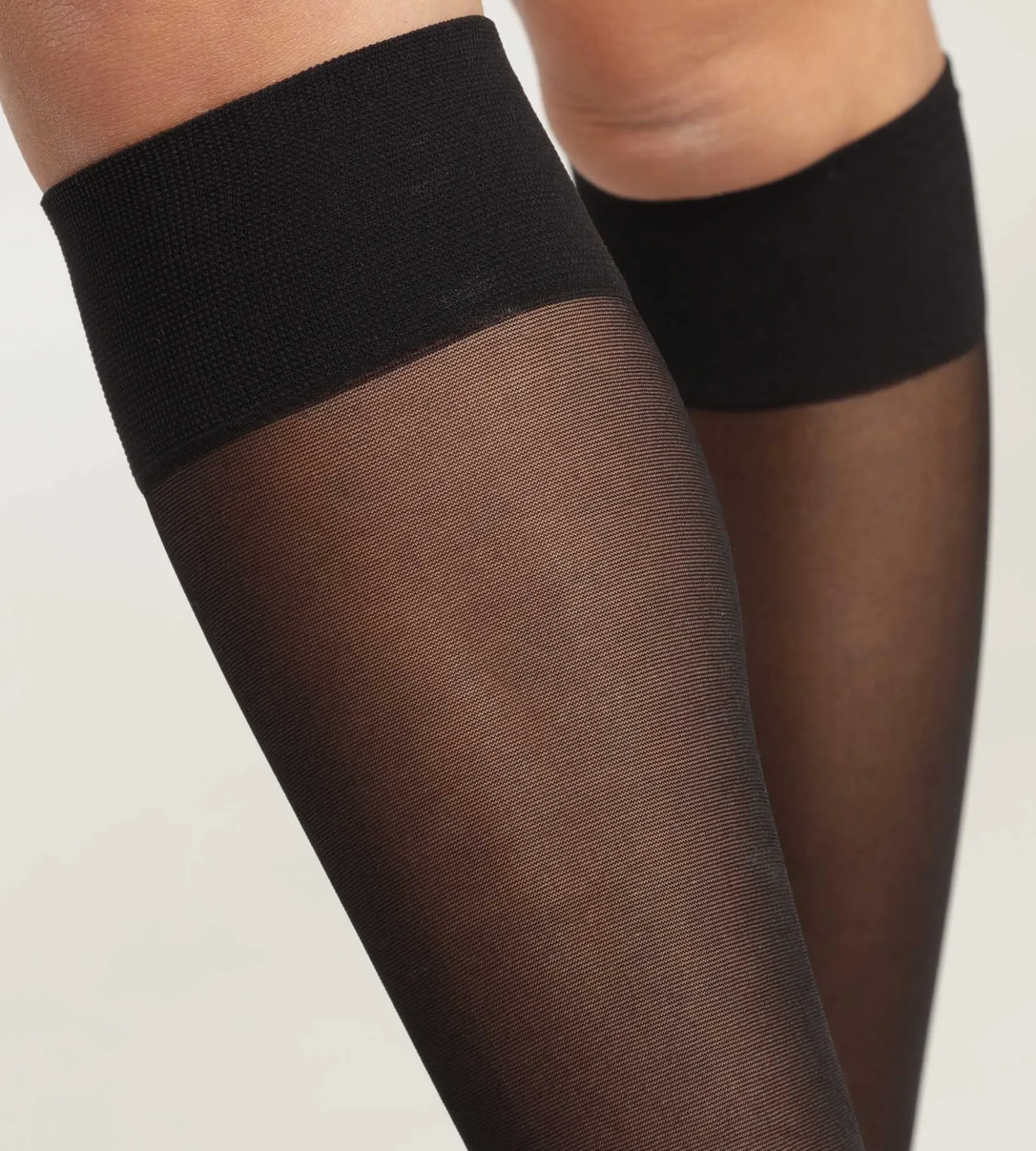 Mi-bas femme en voile transparent Noir avec trait contrasté Dim Style