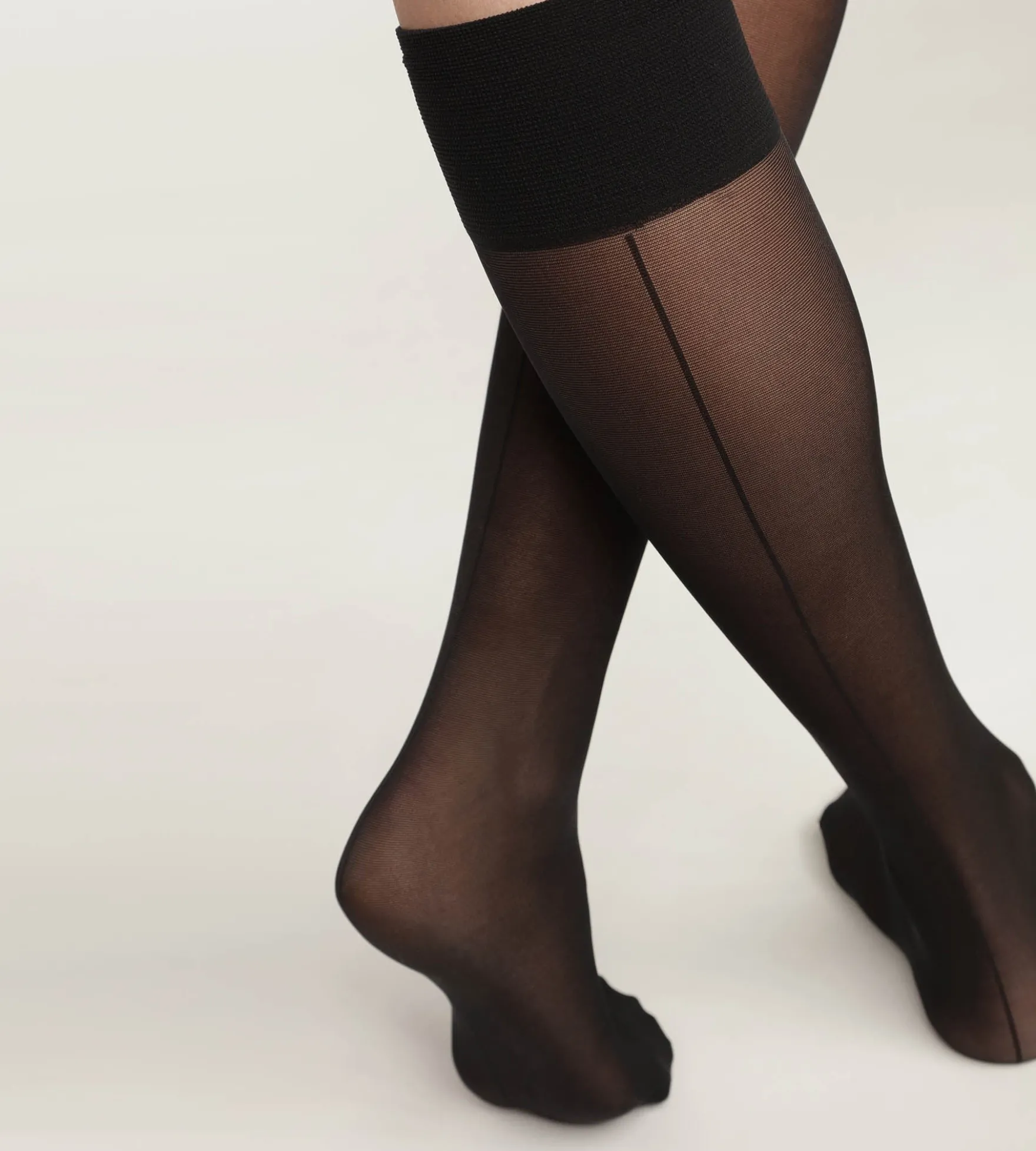 Mi-bas femme en voile transparent Noir avec trait contrasté Dim Style