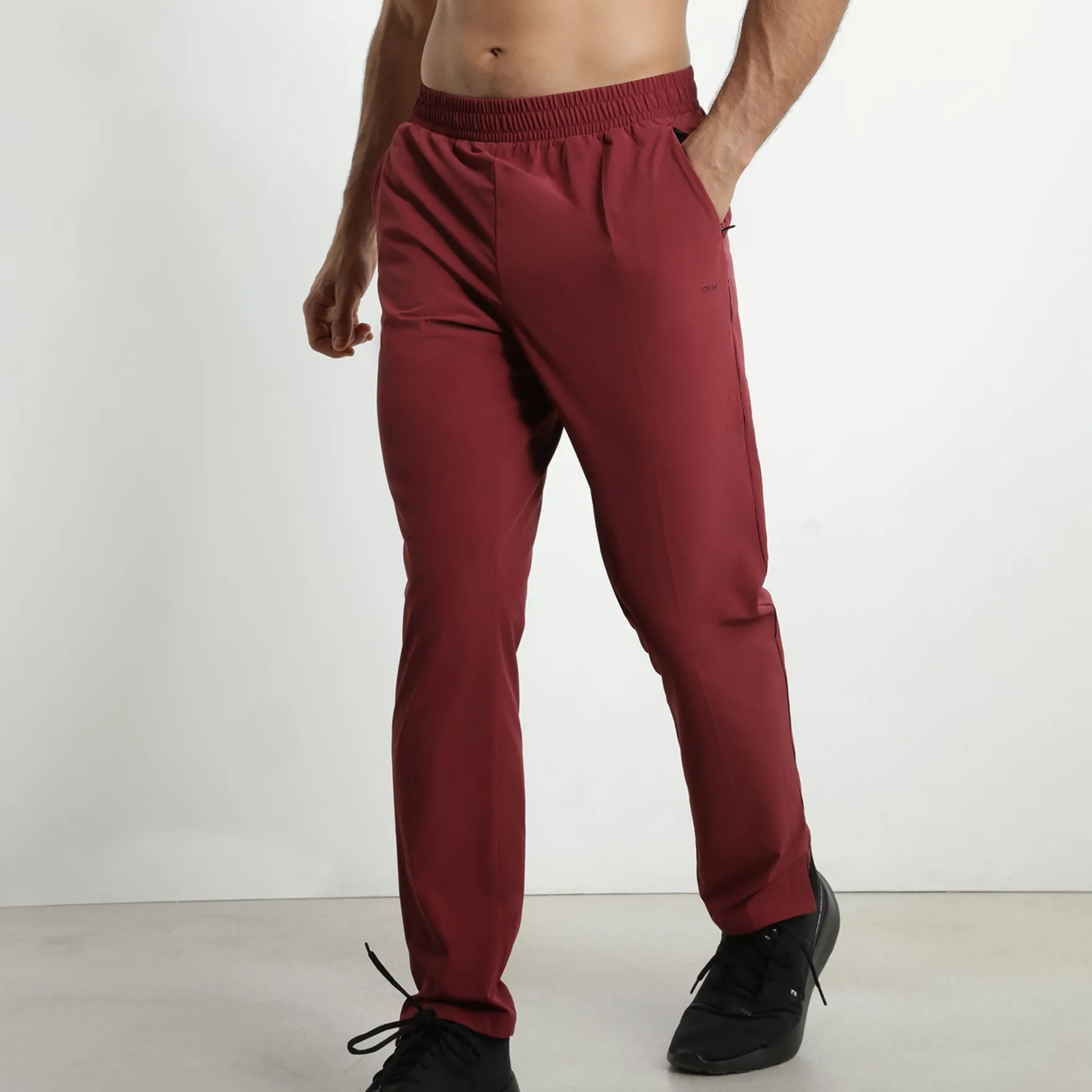 Pantalon de sport chino pour homme en jersey stretch Bordeaux Dim Move