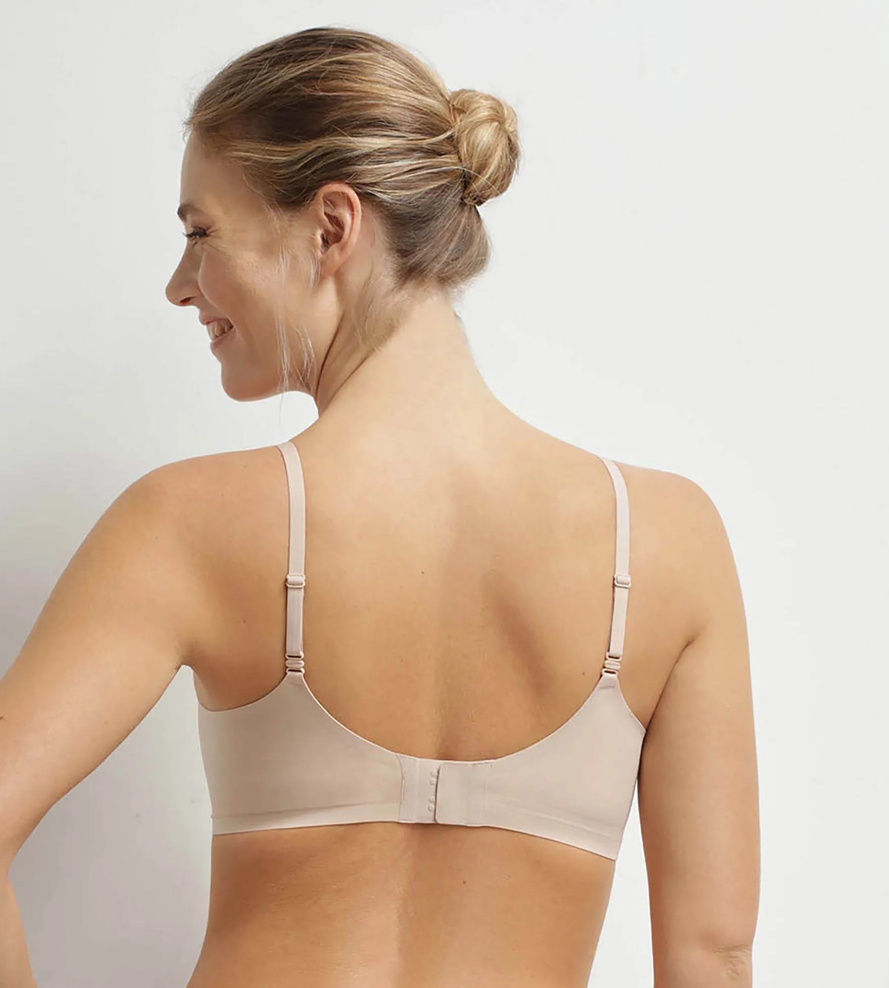 Soutien-gorge brassière en microfibre Nude Dim Invisible