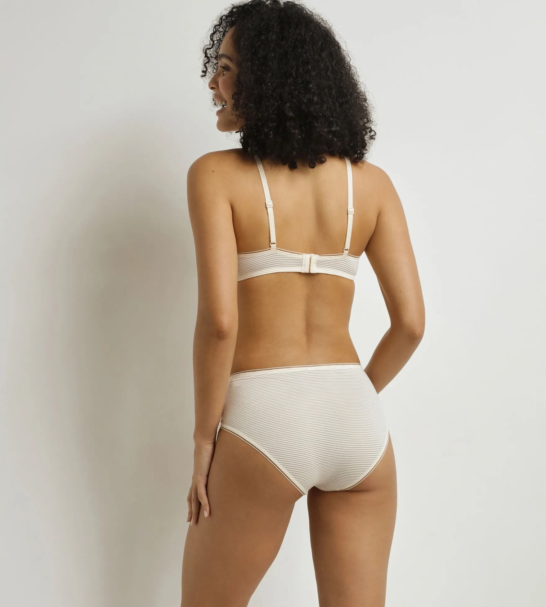 Soutien-gorge corbeille Beige Dim x Ines de La Fressange
