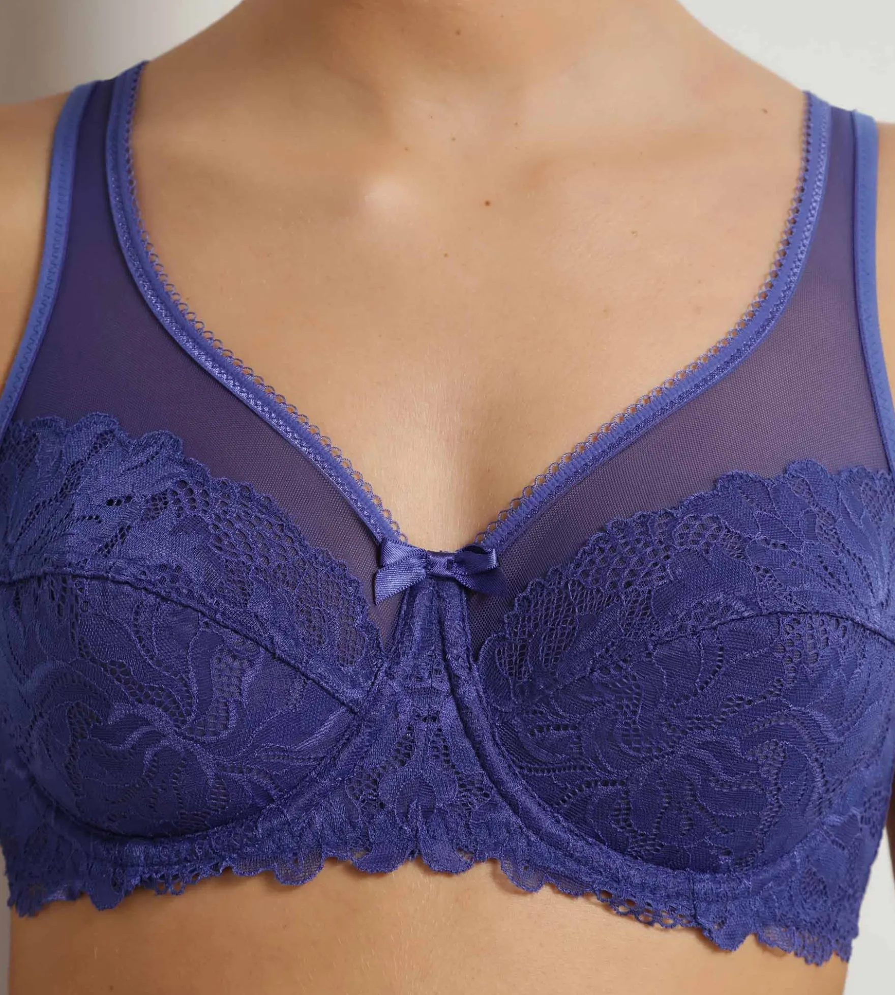 Soutien-gorge emboîtant bleu en dentelle Generous Essentiel