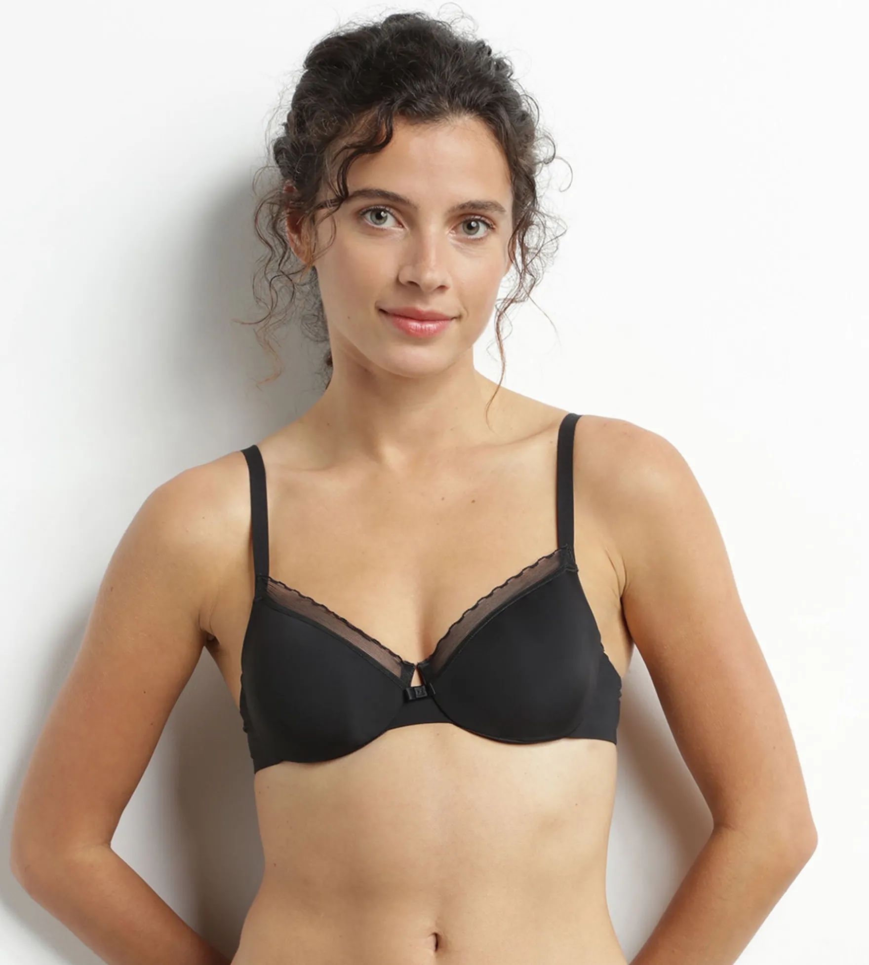 Soutien-gorge emboîtant en microfibre et tulle Noir Dim Daily Confort
