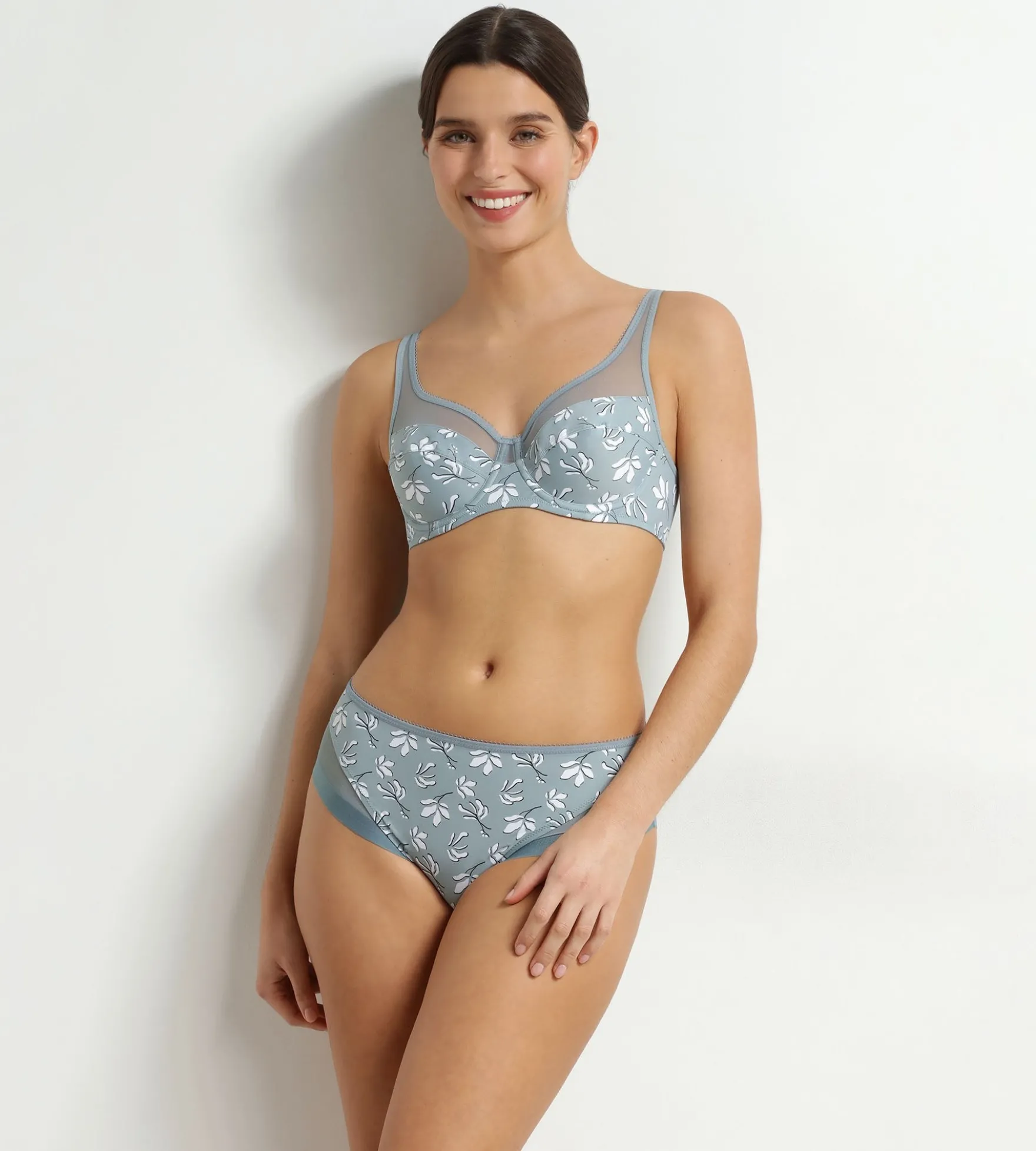 Soutien-gorge emboîtant en microfibre et tulle Sauge Fleurie Generous