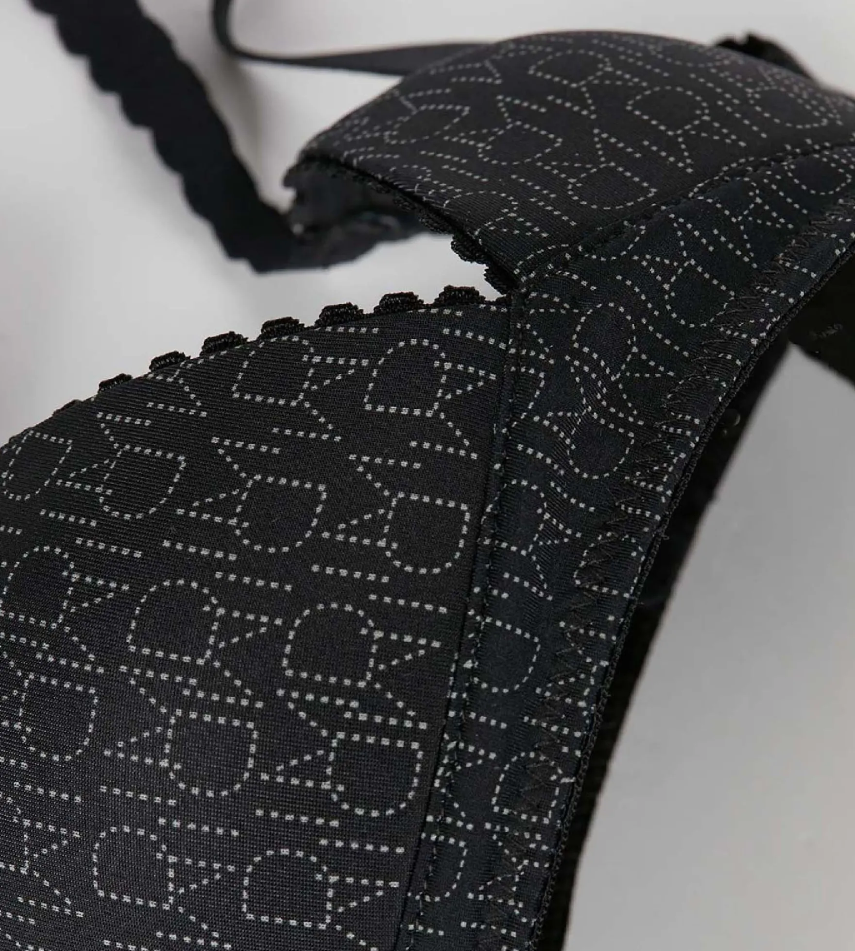 Soutien-gorge triangle coque noir DIM TOUCH Girl