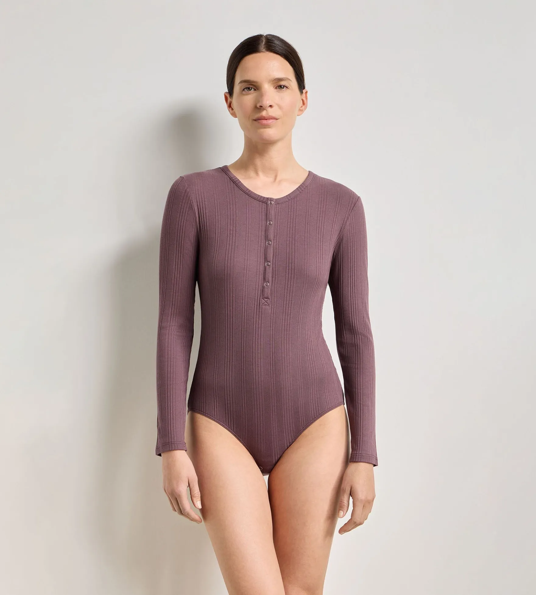 T-shirt femme manches longues jersey côtelé fin mûre nuit Dim x Ines de la Fressange